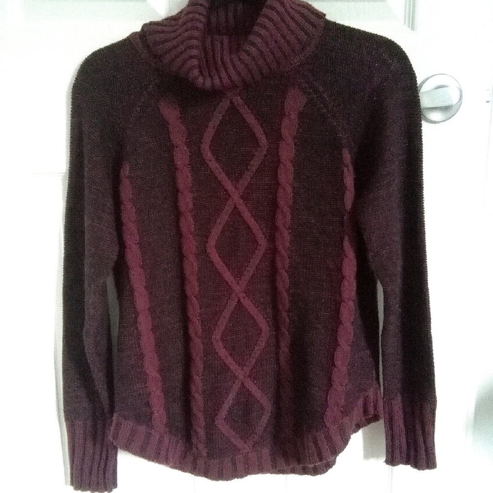 Burgundy-Black Round Hem Cable Knit Sweater